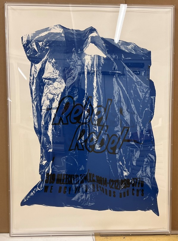 Plexiglas-Haubenrahmen über "rebel rebel", orig. Siebdruck 2015 vom Atelier mit Meerblick.
